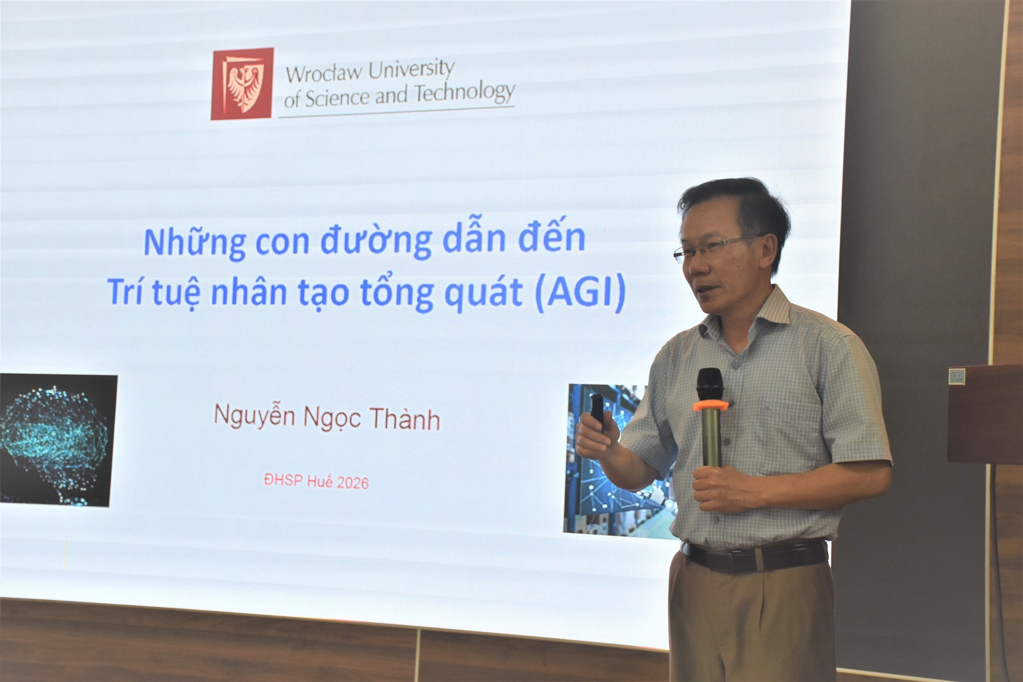 Khoa Tin học tổ chức thành công seminar khoa học: “Những con đường dẫn đến trí tuệ nhân tạo tổng quát (AGI)”