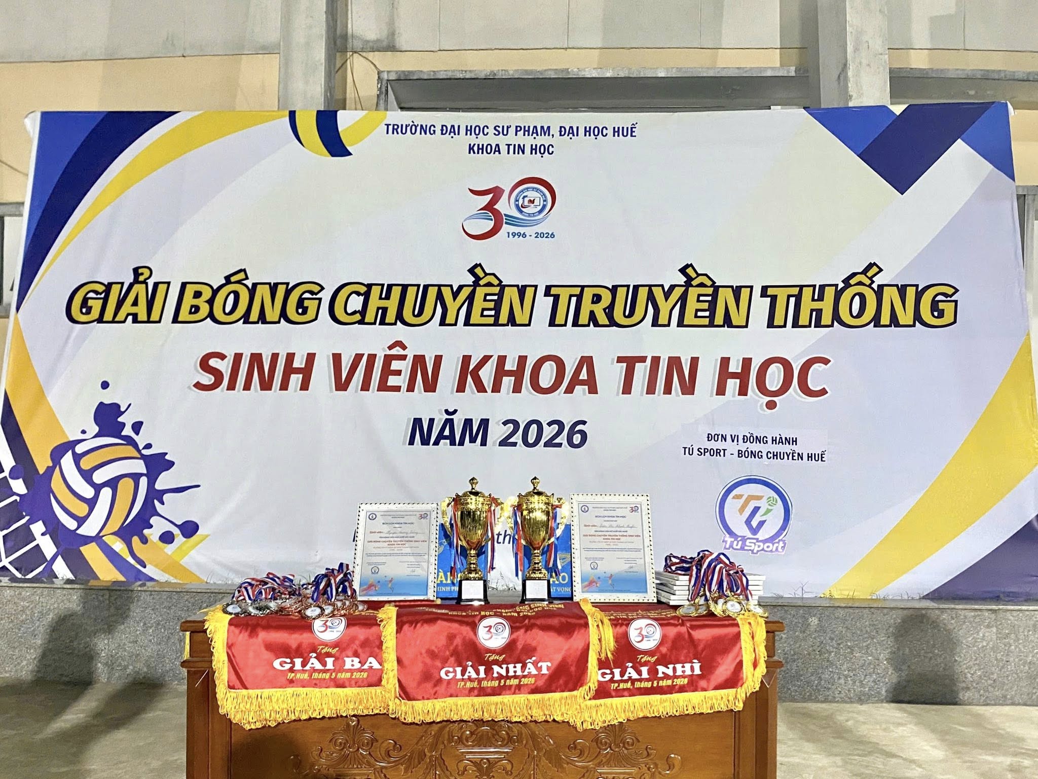 Bế mạc giải bóng chuyền truyền thống sinh viên khoa Tin học năm 2026: Sôi nổi, gắn kết và tự hào hướng tới đại lễ 30 năm