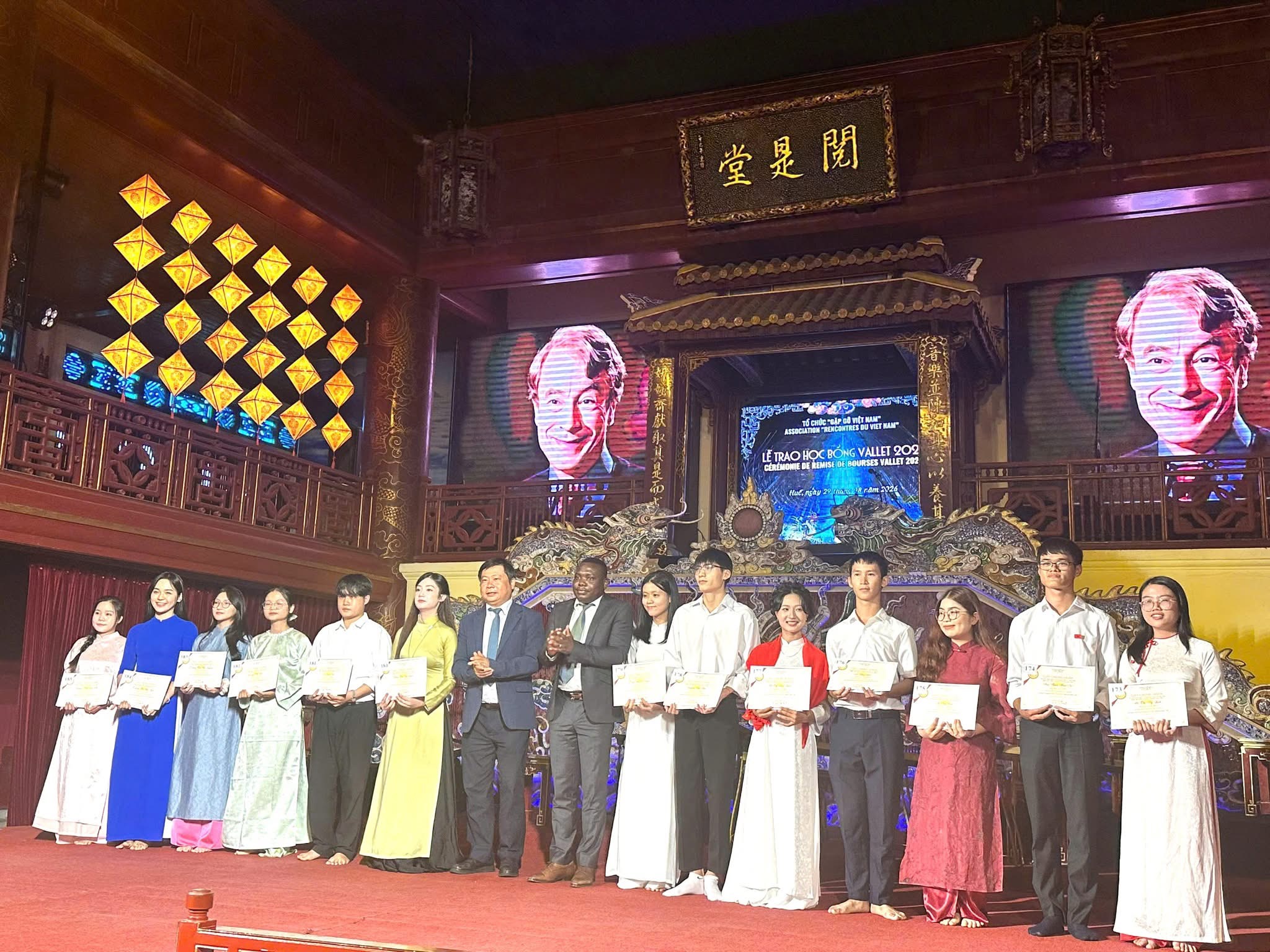 Sinh viên Khoa Tin học xuất sắc nhận học bổng Vallet danh giá năm 2026